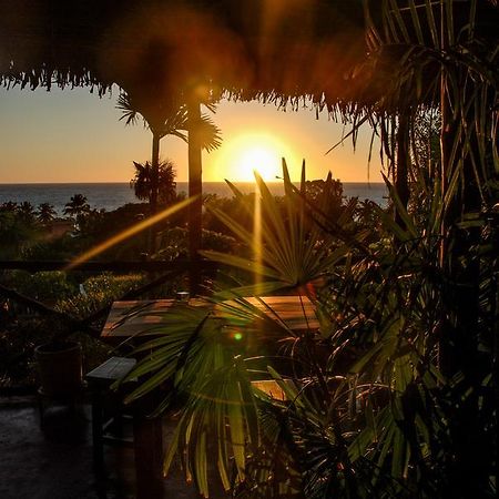 Coucher De Soleil Ambatoloaka  Ngoại thất bức ảnh