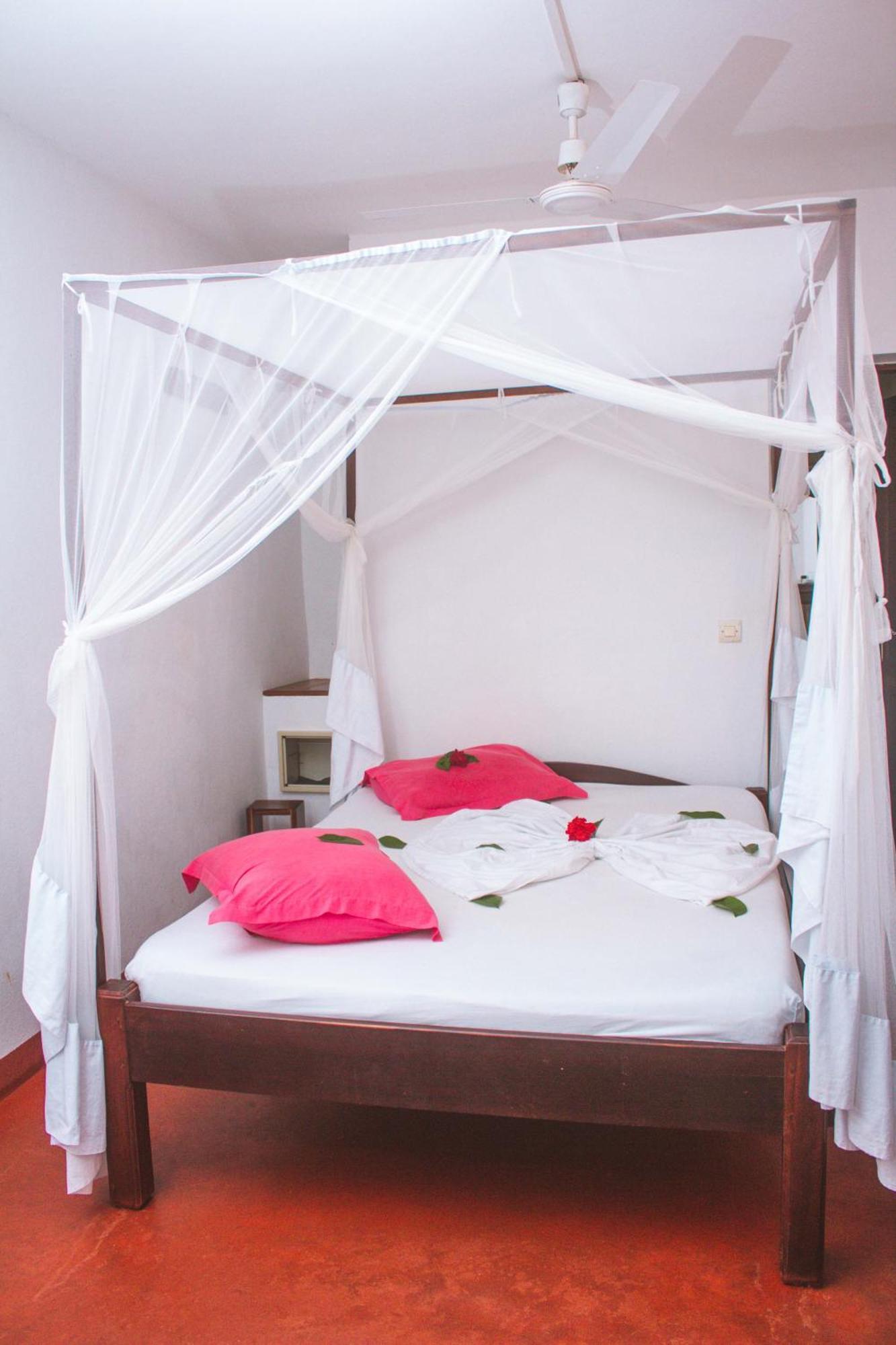 Coucher De Soleil Ambatoloaka  Ngoại thất bức ảnh