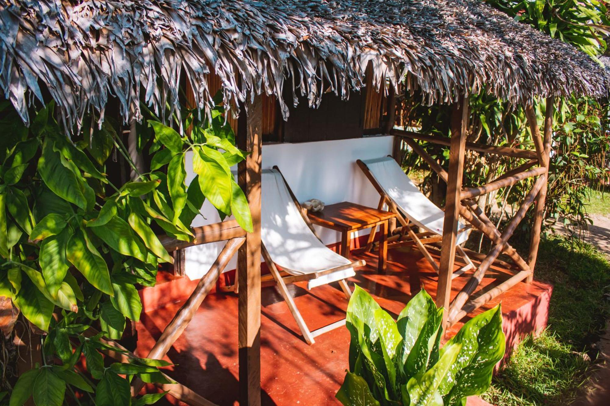 Coucher De Soleil Ambatoloaka  Ngoại thất bức ảnh