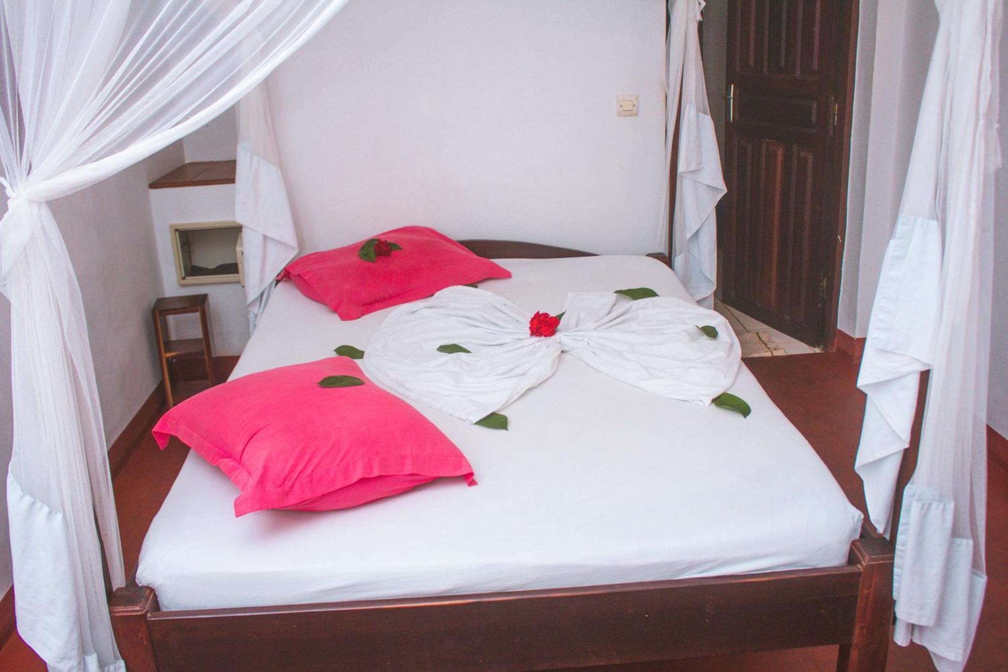 Coucher De Soleil Ambatoloaka  Ngoại thất bức ảnh