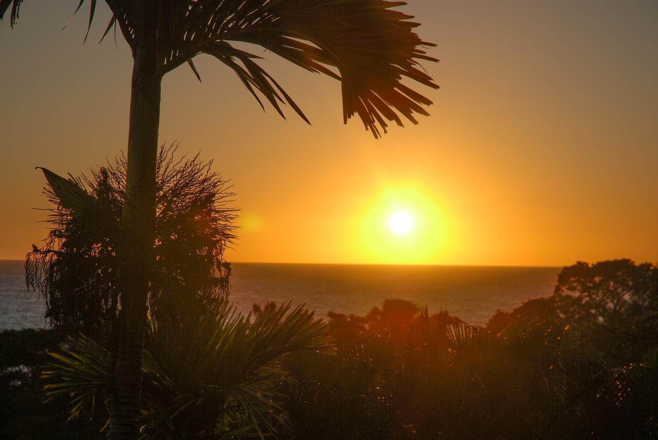 Coucher De Soleil Ambatoloaka  Ngoại thất bức ảnh