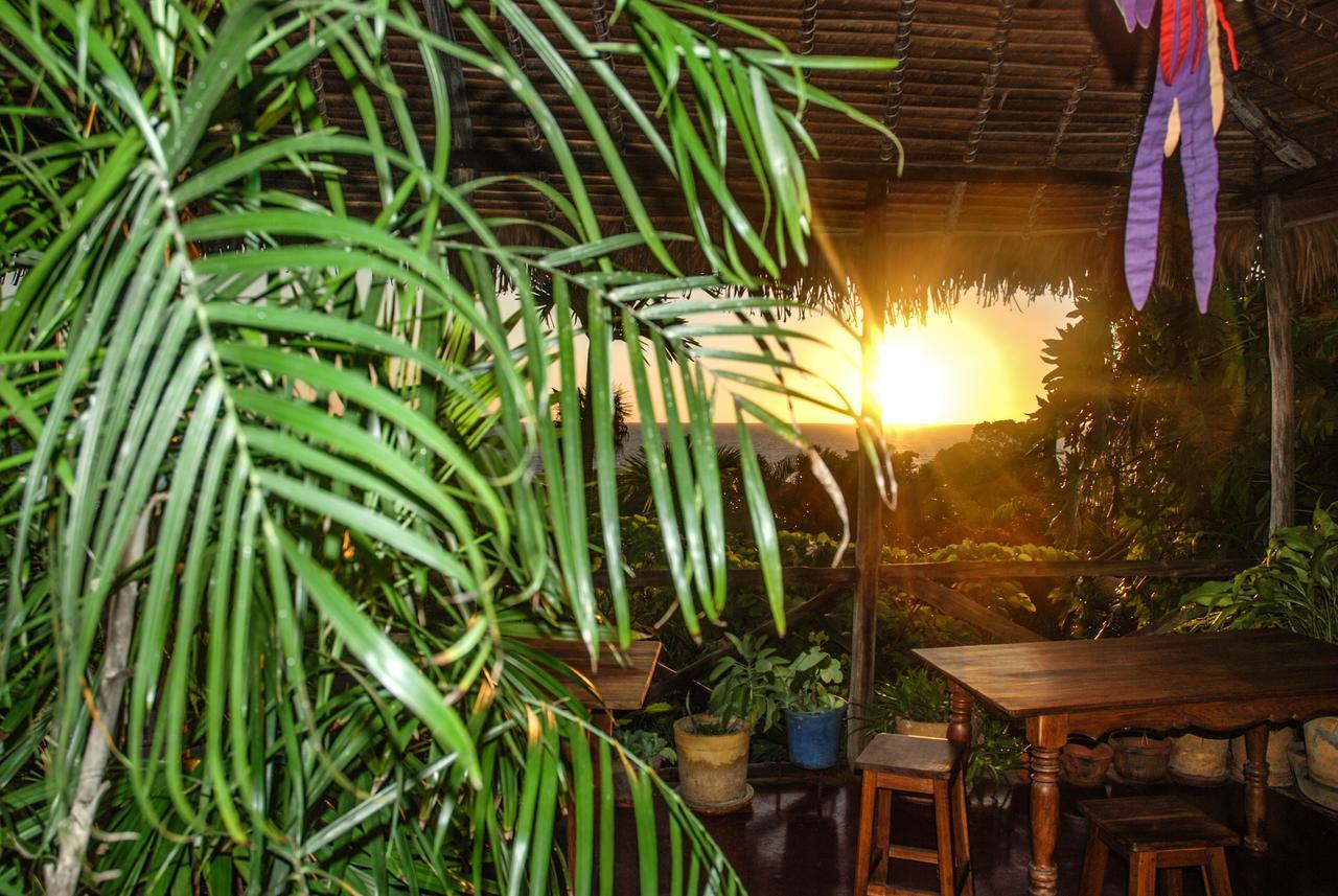 Coucher De Soleil Ambatoloaka  Ngoại thất bức ảnh