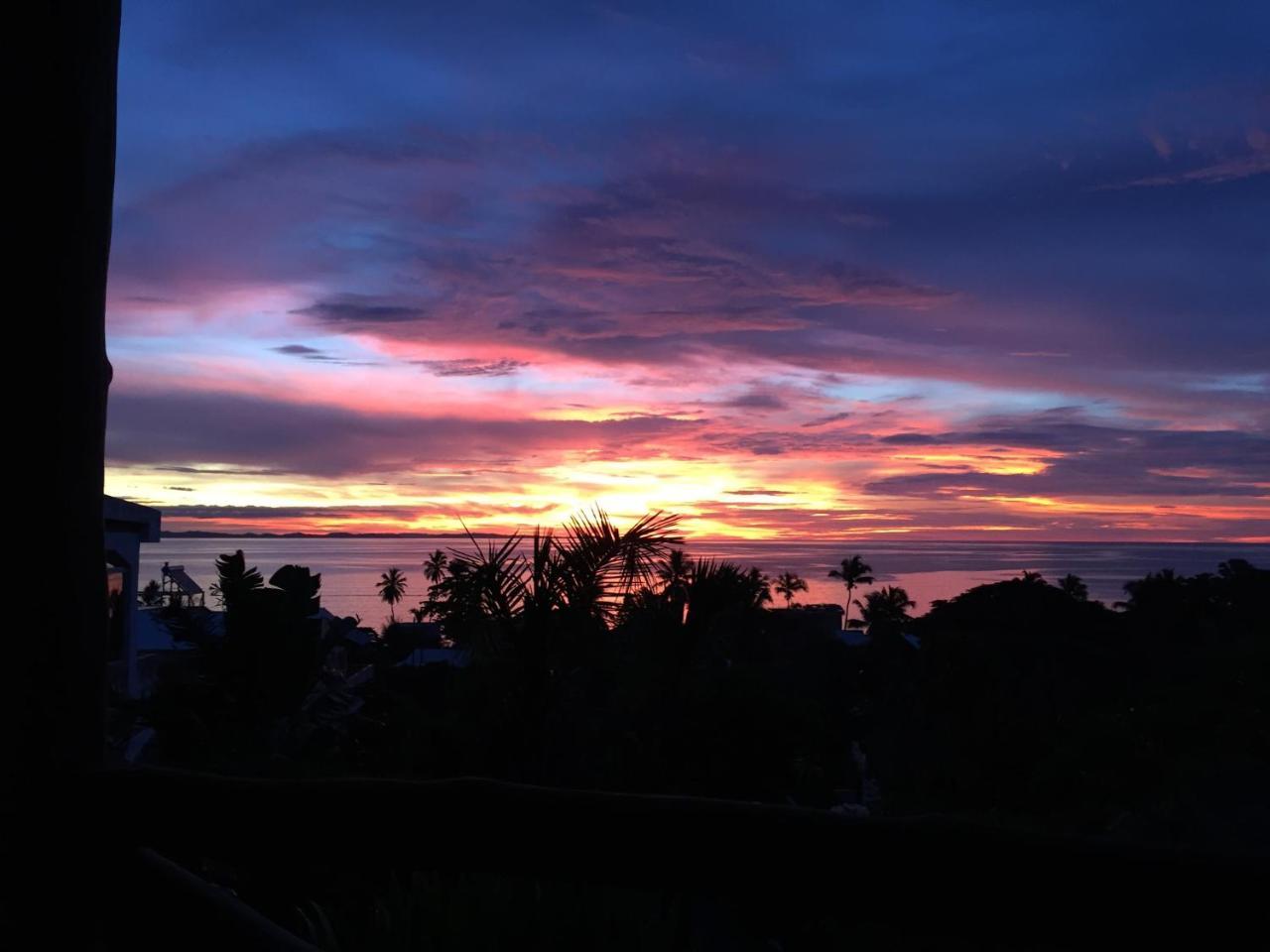 Coucher De Soleil Ambatoloaka  Ngoại thất bức ảnh
